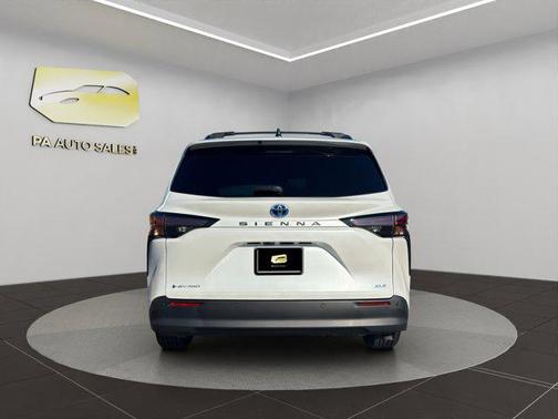 2025 Toyota Sienna XLE 7 Passenger