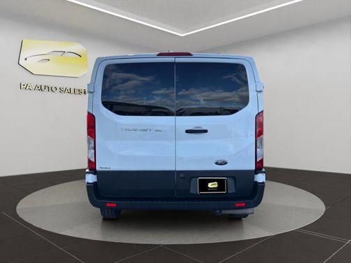 2022 Ford Transit-150 XL