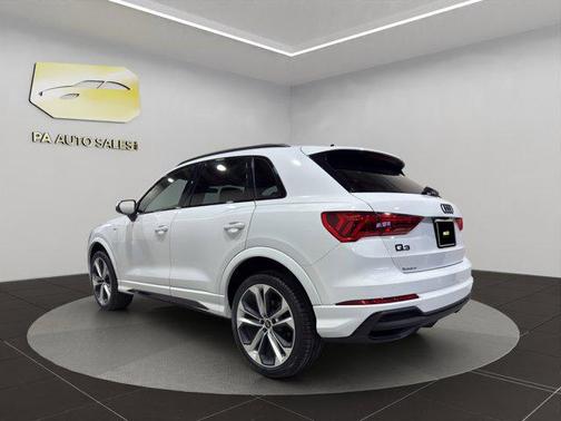 2022 Audi Q3 45 S line Premium Plus