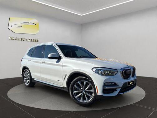 White 2018 BMW X3 xDrive30i
