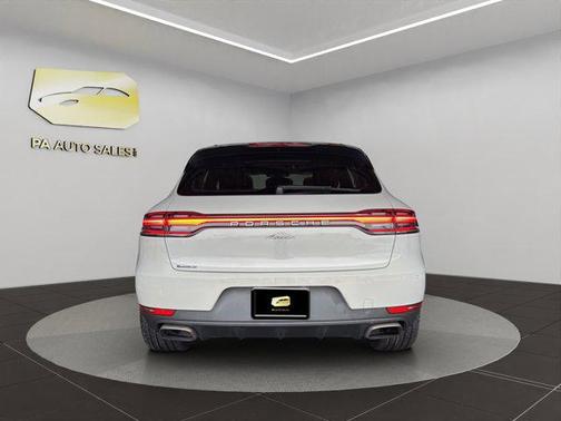 2021 Porsche Macan AWD