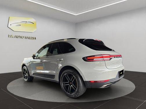 2021 Porsche Macan AWD