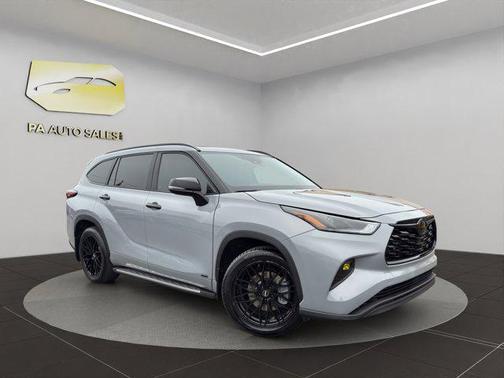 2025 Toyota Highlander Hybrid XLE