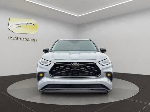 2025 Toyota Highlander Hybrid XLE