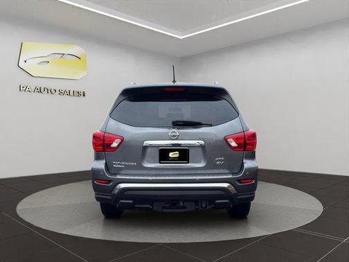 2018 Nissan Pathfinder SV