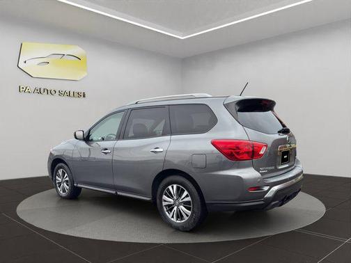 2018 Nissan Pathfinder SV