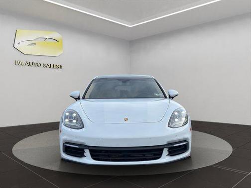 2018 Porsche Panamera RWD