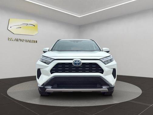2022 Toyota RAV4 Hybrid SE