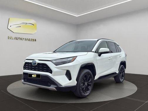 2022 Toyota RAV4 Hybrid SE