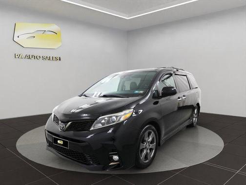 2019 Toyota Sienna SE