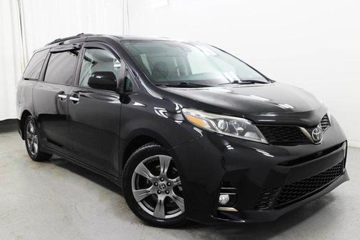 2019 Toyota Sienna SE