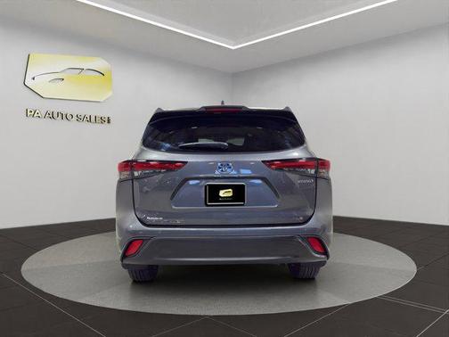 2023 Toyota Highlander Hybrid XLE
