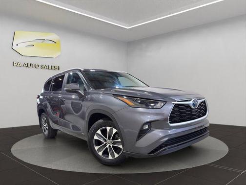 2023 Toyota Highlander Hybrid XLE
