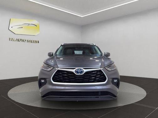 2023 Toyota Highlander Hybrid XLE