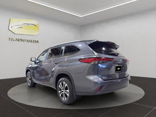 2023 Toyota Highlander Hybrid XLE