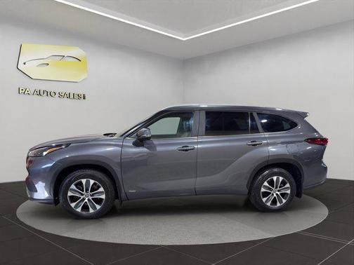 2023 Toyota Highlander Hybrid XLE