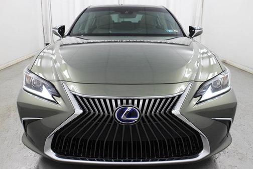 2020 Lexus ES 300h Base