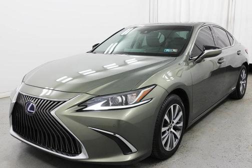 2020 Lexus ES 300h Base