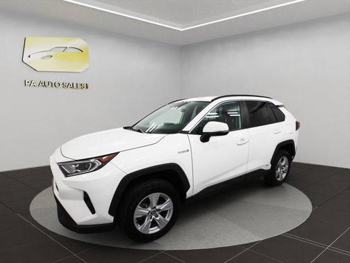 2021 Toyota RAV4 Hybrid XLE