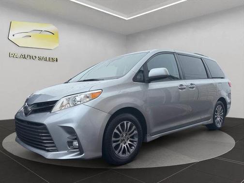 2020 Toyota Sienna XLE