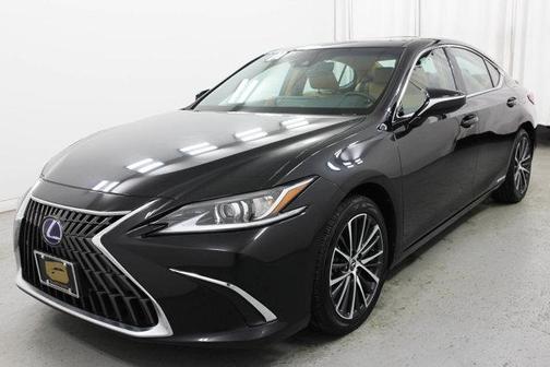 2022 Lexus ES 300h Base