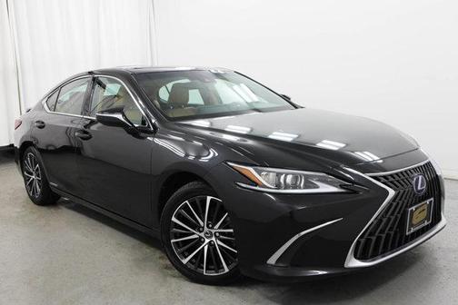 2022 Lexus ES 300h Base
