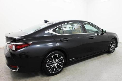 2022 Lexus ES 300h Base