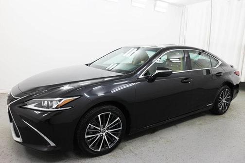 2022 Lexus ES 300h Base