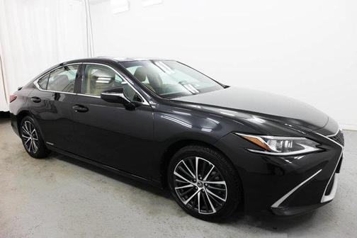 2022 Lexus ES 300h Base
