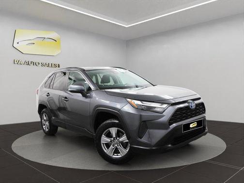 2022 Toyota RAV4 Hybrid XLE