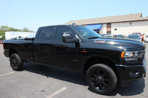 2023 RAM 3500 Big Horn Crew Cab 4x4 8' Box