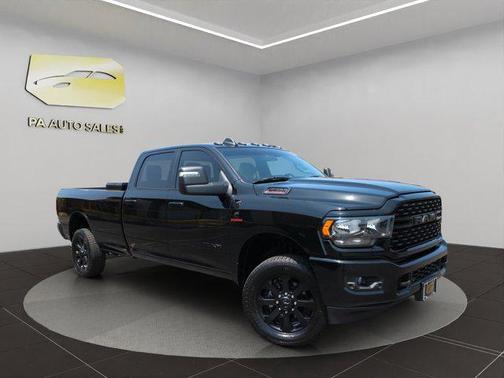 2023 RAM 3500 Big Horn Crew Cab 4x4 8' Box