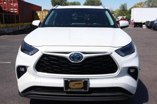 2022 Toyota Highlander Hybrid XLE
