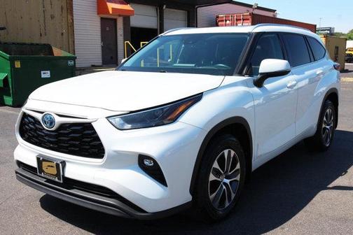 2022 Toyota Highlander Hybrid XLE