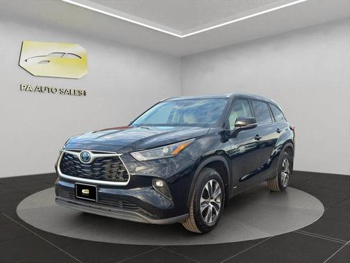 2022 Toyota Highlander Hybrid XLE