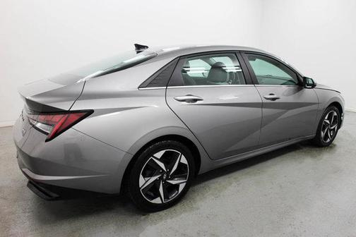 2022 Hyundai ELANTRA Limited