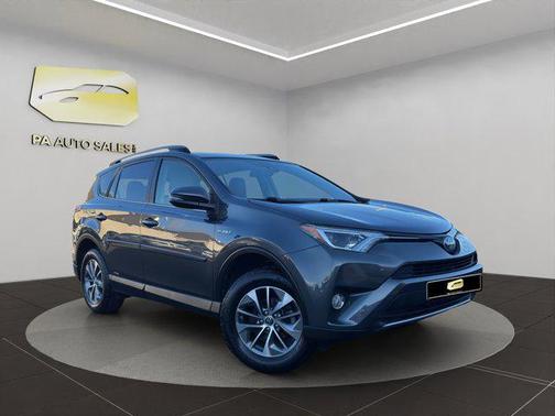 2017 Toyota RAV4 Hybrid SE