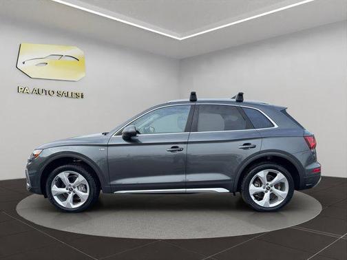 2022 Audi Q5 45 S line Premium Plus