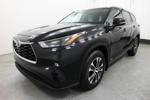 2022 Toyota Highlander Hybrid XLE