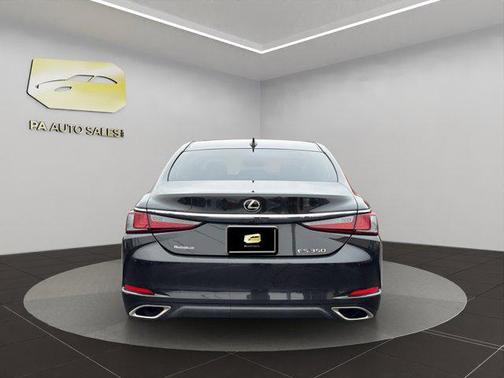 2022 Lexus ES 350 Base