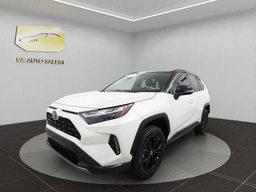 2022 Toyota RAV4 Hybrid SE
