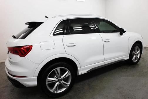 2022 Audi Q3 45 S line Premium