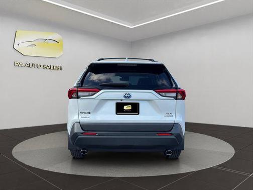 2024 Toyota RAV4 Hybrid XLE Premium