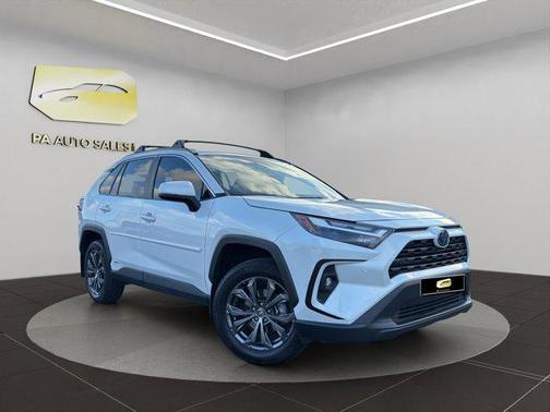 2024 Toyota RAV4 Hybrid XLE Premium