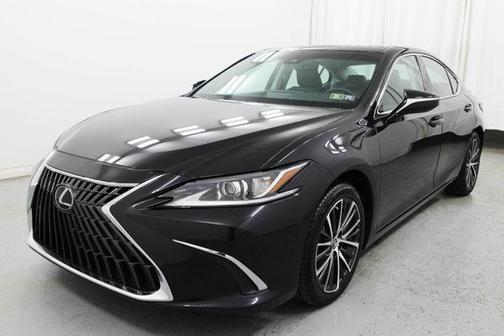 2023 Lexus ES 300h Base
