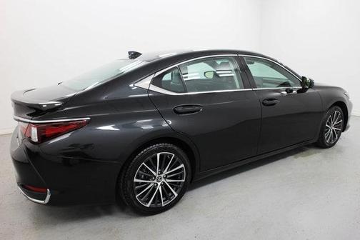 2023 Lexus ES 300h Base