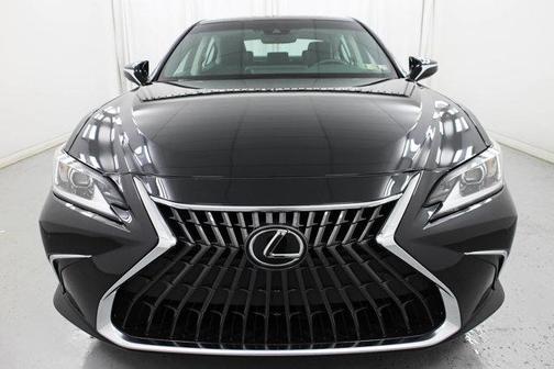 2023 Lexus ES 300h Base