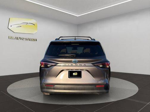 2024 Toyota Sienna XLE