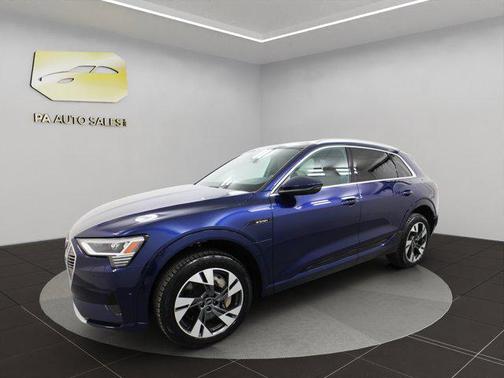 2022 Audi e-tron Premium Plus