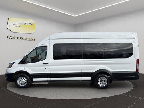 Oxford White 2022 Ford Transit-350 XL